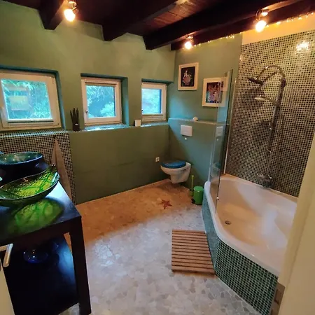 Kleinere Doppelhaushaelfte In Stadtkernnaehe Von 47506 Inklusive Kueche