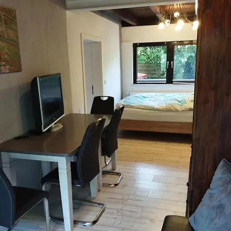 Kleinere Doppelhaushaelfte In Stadtkernnaehe Von 47506 Inklusive Kueche 诺伊基兴-弗林