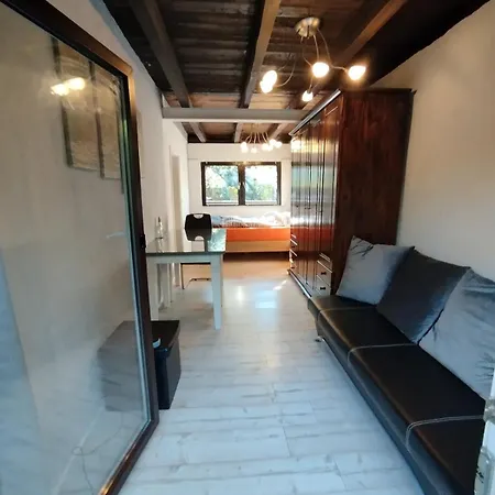 公寓 Kleinere Doppelhaushaelfte In Stadtkernnaehe Von 47506 Inklusive Kueche *