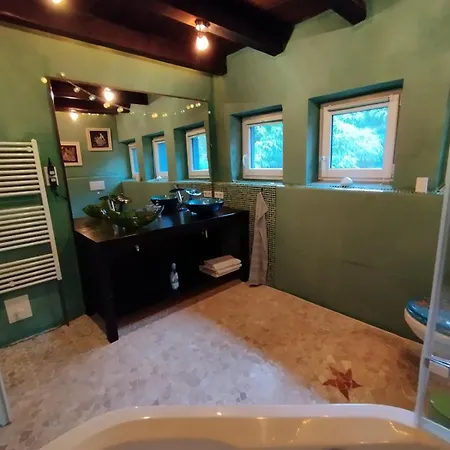 Kleinere Doppelhaushaelfte In Stadtkernnaehe Von 47506 Inklusive Kueche 诺伊基兴-弗林