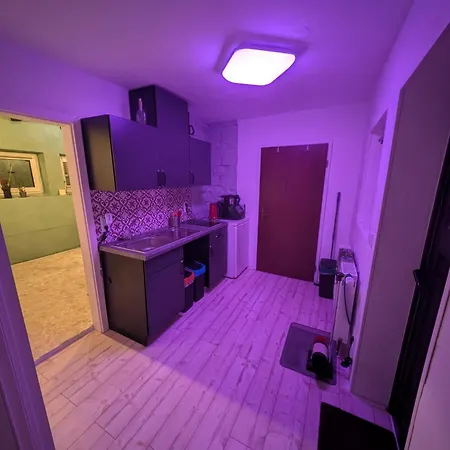 Appartement Blaues Haus - Kleinere Doppelhaushaelfte In Stadtkernnaehe Mit Traumhaftem Bad Und Kueche Neukirchen-Vluyn