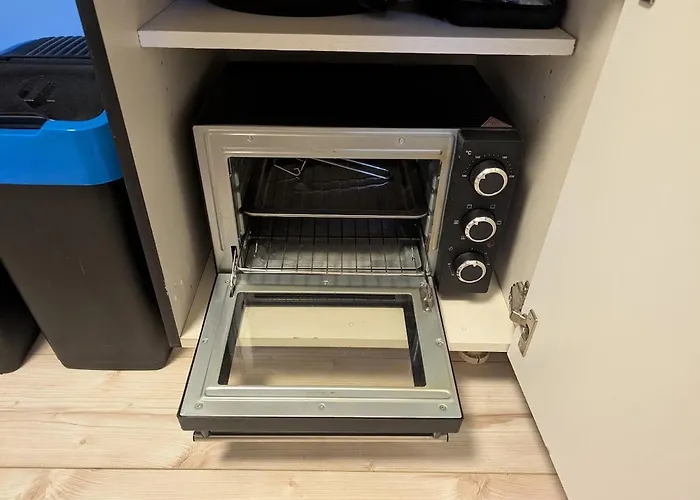 Blaues Haus - Kleinere Doppelhaushaelfte In Stadtkernnaehe Mit Traumhaftem Bad Und Kueche *