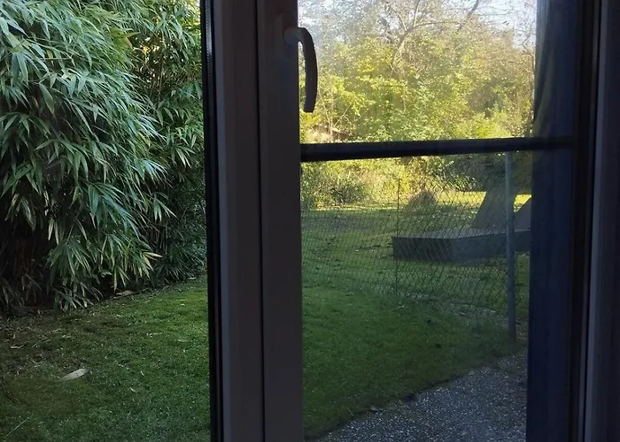 Blaues Haus - Kleinere Doppelhaushaelfte In Stadtkernnaehe Mit Traumhaftem Bad Und Kueche Neukirchen-Vluyn