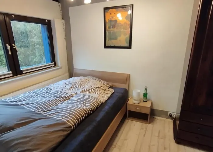 Blaues Haus - Kleinere Doppelhaushaelfte In Stadtkernnaehe Mit Traumhaftem Bad Und Kueche * 诺伊基兴-弗林