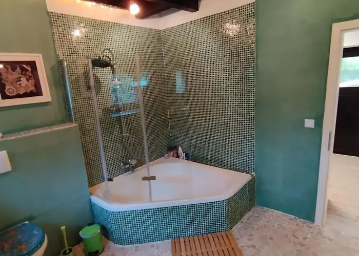 Blaues Haus - Kleinere Doppelhaushaelfte In Stadtkernnaehe Mit Traumhaftem Bad Und Kueche 公寓