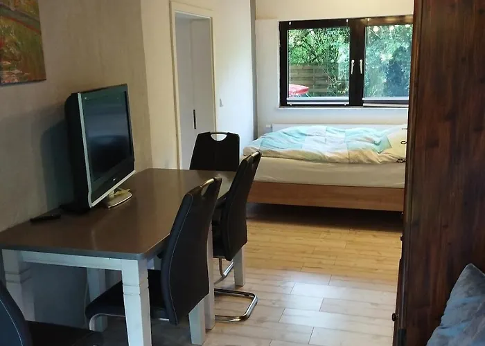 Blaues Haus - Kleinere Doppelhaushaelfte In Stadtkernnaehe Mit Traumhaftem Bad Und Kueche 诺伊基兴-弗林