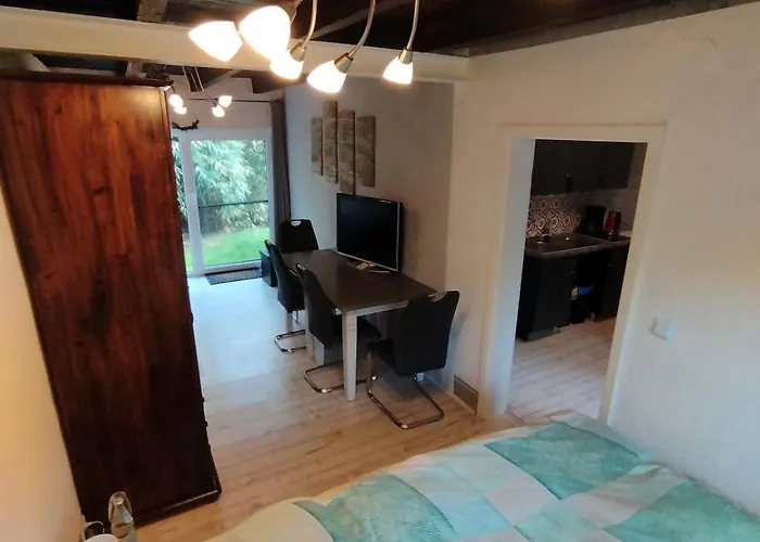 Blaues Haus - Kleinere Doppelhaushaelfte In Stadtkernnaehe Mit Traumhaftem Bad Und Kueche