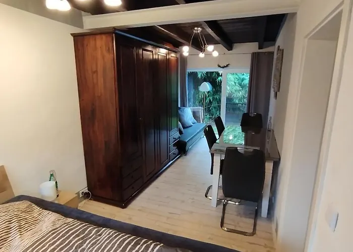 Blaues Haus - Kleinere Doppelhaushaelfte In Stadtkernnaehe Mit Traumhaftem Bad Und Kueche 公寓 诺伊基兴-弗林