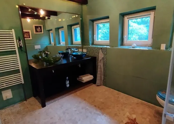 Blaues Haus - Kleinere Doppelhaushaelfte In Stadtkernnaehe Mit Traumhaftem Bad Und Kueche Neukirchen-Vluyn