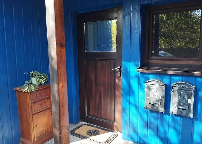 Blaues Haus - Kleinere Doppelhaushaelfte In Stadtkernnaehe Mit Traumhaftem Bad Und Kueche 公寓 诺伊基兴-弗林