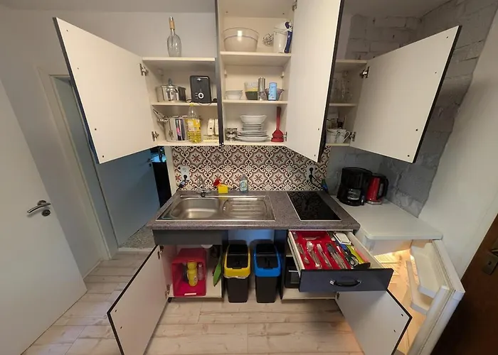 Appartement Blaues Haus - Kleinere Doppelhaushaelfte In Stadtkernnaehe Mit Traumhaftem Bad Und Kueche Neukirchen-Vluyn