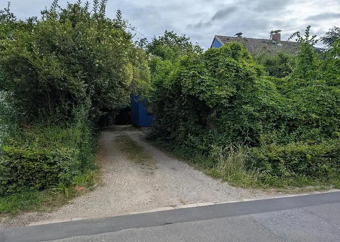 Blaues Haus - Kleinere Doppelhaushaelfte In Stadtkernnaehe Mit Traumhaftem Bad Und Kueche Appartement