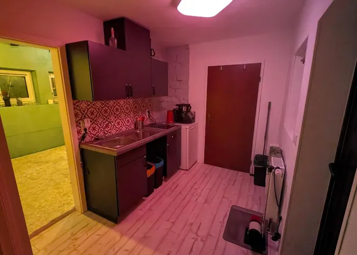 Appartement Blaues Haus - Kleinere Doppelhaushaelfte In Stadtkernnaehe Mit Traumhaftem Bad Und Kueche Neukirchen-Vluyn