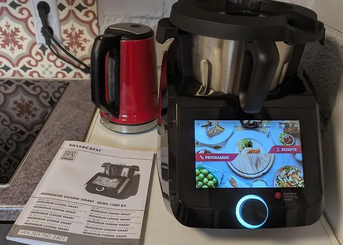 Blaues Haus - Kleinere Doppelhaushaelfte In Stadtkernnaehe Mit Traumhaftem Bad Und Kueche